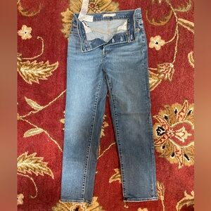 Levi’s mom jeans